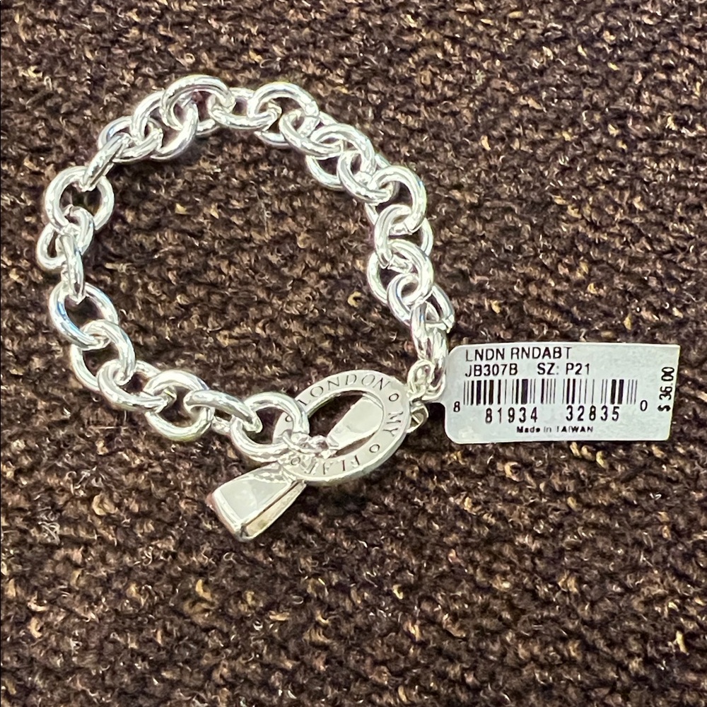 My Flat in London Silver Bracelet with Bow Toggle - Picture 3 of 3